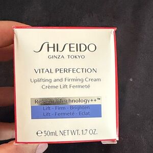 Shiseido Vital Perfection Uplifting and firming Cream 50 ml